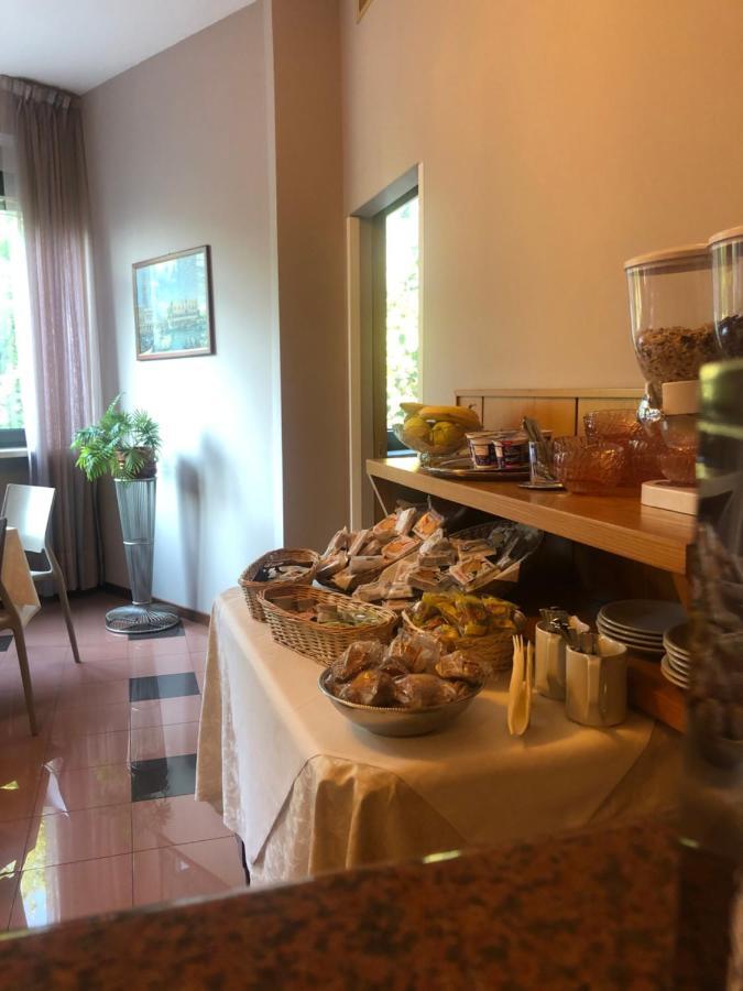 Albergo Casa Dell'Ospite Brescia Zewnętrze zdjęcie