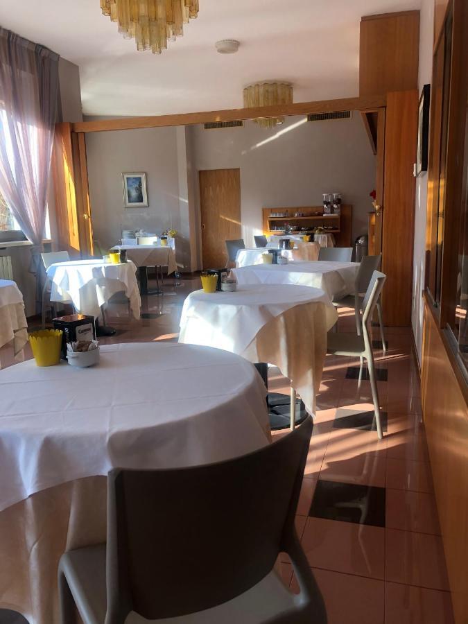 Albergo Casa Dell'Ospite Brescia Zewnętrze zdjęcie