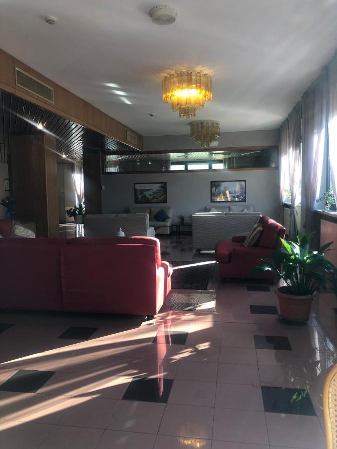 Albergo Casa Dell'Ospite Brescia Zewnętrze zdjęcie