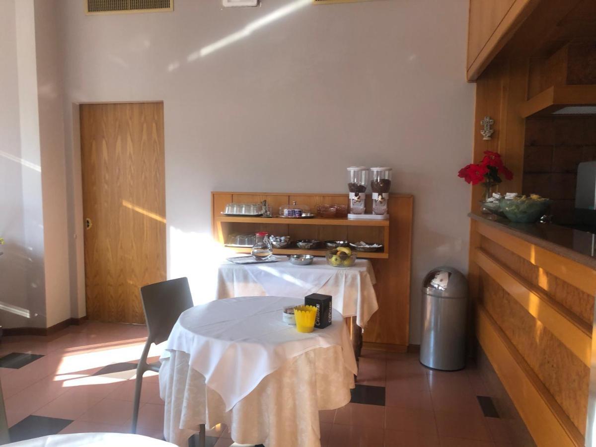 Albergo Casa Dell'Ospite Brescia Zewnętrze zdjęcie