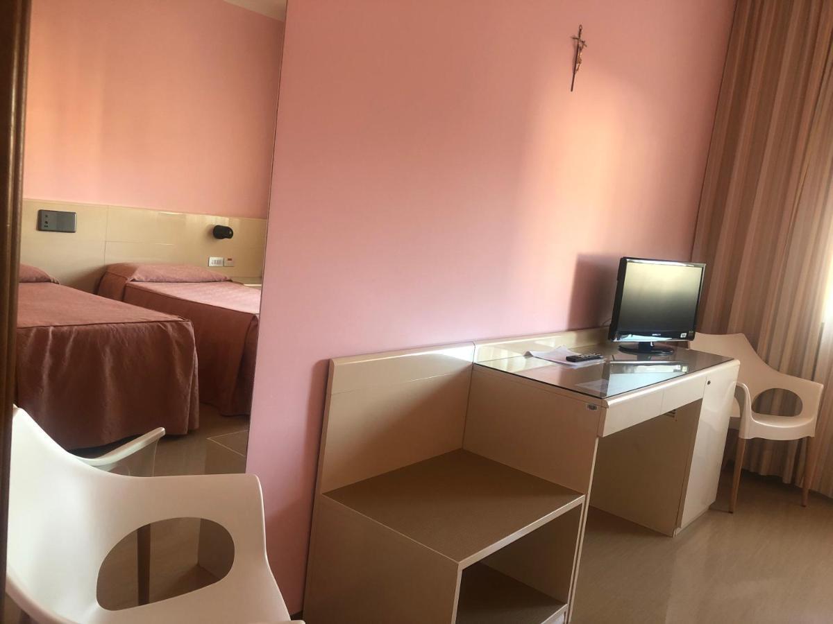 Albergo Casa Dell'Ospite Brescia Zewnętrze zdjęcie