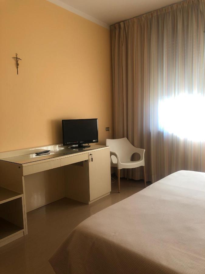 Albergo Casa Dell'Ospite Brescia Zewnętrze zdjęcie