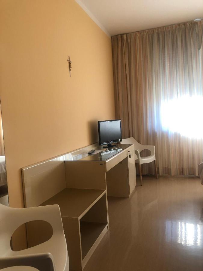 Albergo Casa Dell'Ospite Brescia Zewnętrze zdjęcie