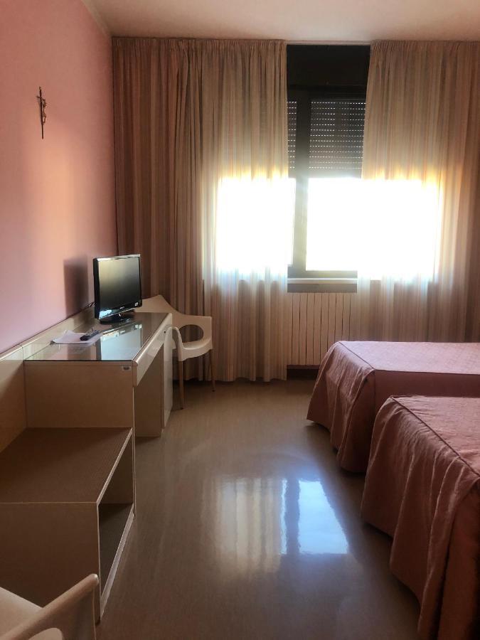 Albergo Casa Dell'Ospite Brescia Zewnętrze zdjęcie