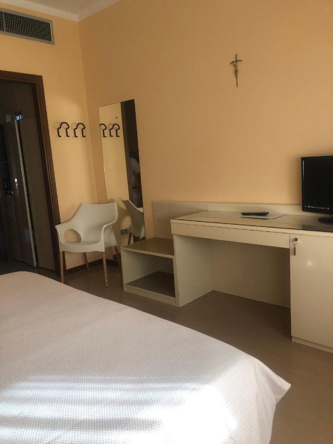 Albergo Casa Dell'Ospite Brescia Zewnętrze zdjęcie